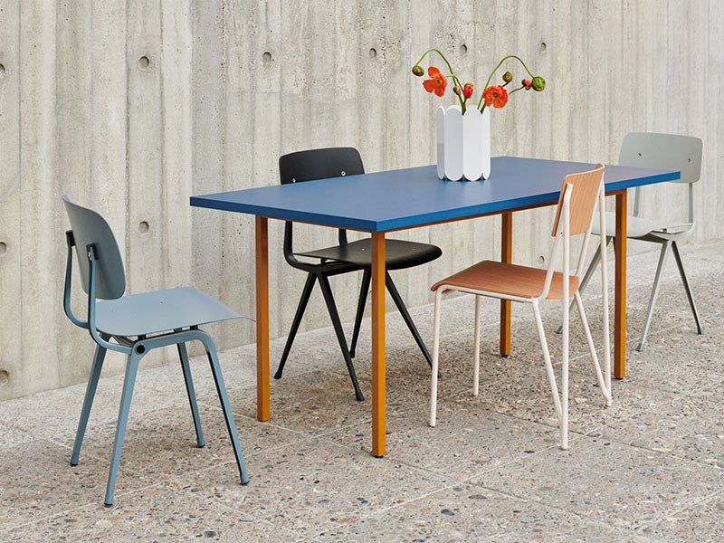 TWO-COLOUR TABLE
