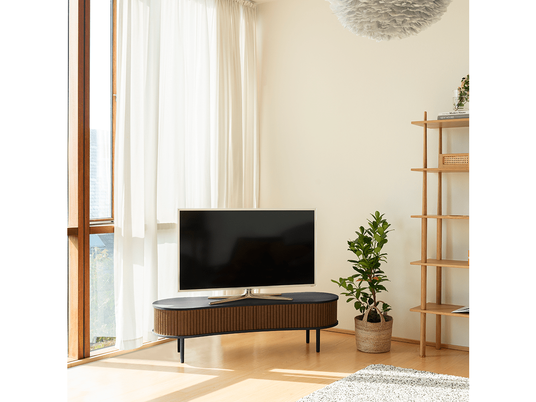 AUDACIOUS | TV BENCH