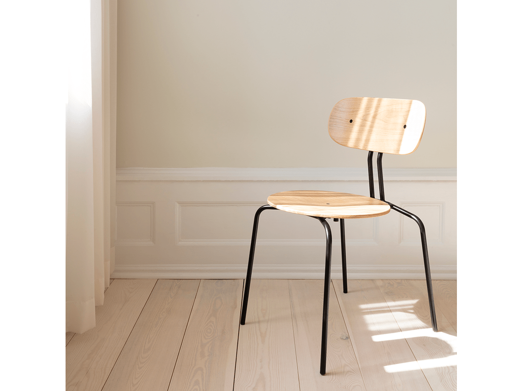 CURIOUS | CHAIR