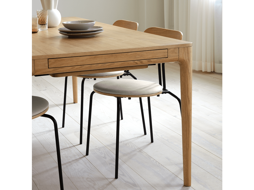 CURIOUS | CHAIR